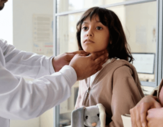 Mono Throat vs Strep Throat - 7 Brutal Truths Doctors Never Share!